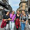 Schlendern durch Inverness: (von links) Lilli Franz, Anna Feßler, Nicola Baar und Helen Schmidt vom JBO während der Konzertreise.