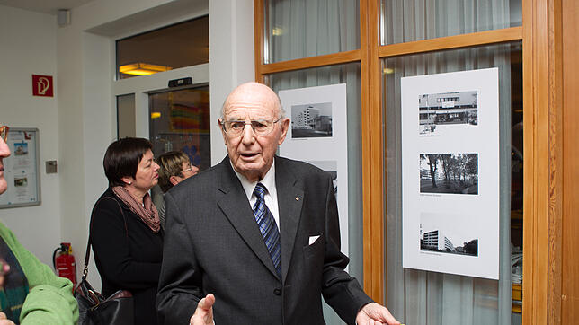 Alex Friemel wurde vor Kurzem 95 Jahre alt. Der Architekt im Ruhestand hat sich mit prominenten Gebäude in Konstanz ein Denkmal gesetzt.