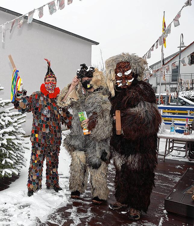 Matze Trampa übergab den Schneeschreck den Orden der Blätzlebuebe.