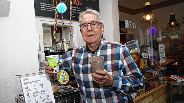 Die Verpackungssteuer sei äußerst kompliziert, findet Robert Martin, Inhaber der Bäckerei Laib & Seele. Umsatzeinbußen habe er noch ...