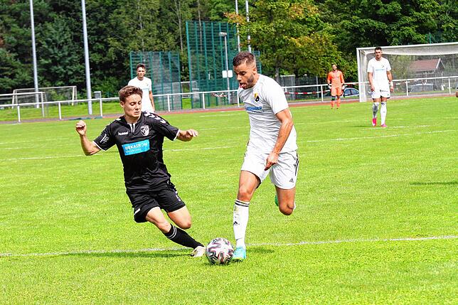 Bild 2: SV 08 Laufenburg gewinnt nach turbulentem Start mit 5:0 gegen den VfR Hausen &ndash; und wir haben Bilder!