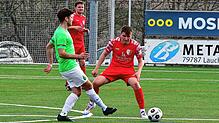 Abräumer: Seit Michael Gallmann als Trainer beim FC Schlüchttal tätig ist, setzt er Luan Abazi (rechts) im defensiven Mittelfeld als ...