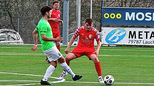 Abräumer: Seit Michael Gallmann als Trainer beim FC Schlüchttal tätig ist, setzt er Luan Abazi (rechts) im defensiven Mittelfeld als ...