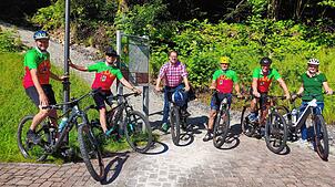 Beim Startpunkt des Todtmoos Trail lädt montagabends die Mountainbikegruppe zu Ausfahrten ein. Den Trail gibt es seit fünf Jahren. Im ...