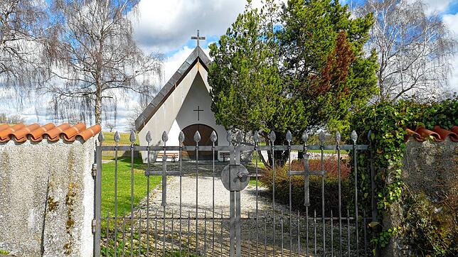 Auch auf dem Friedhof von Kreenheinstetten sind dank des Gemeinderatsbeschlusses nun Rasengräber möglich. Bild: Heinrich Sturm