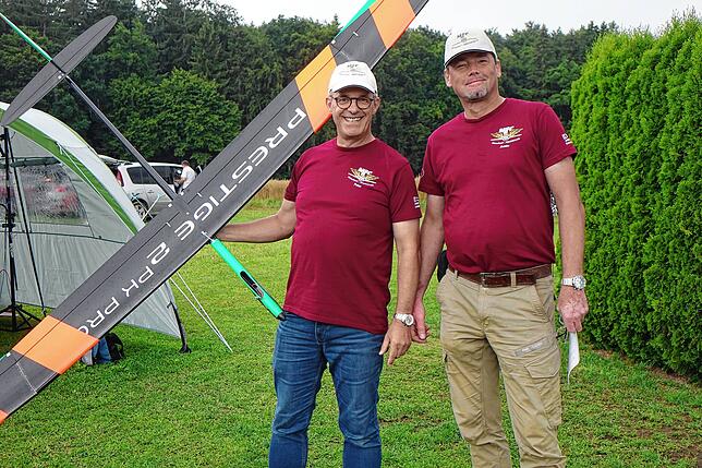 Die Vorsitzenden Peter Kible (von links) und Armin Gable haben mit dem MFC Heudorf die WM erfolgreich organisiert.