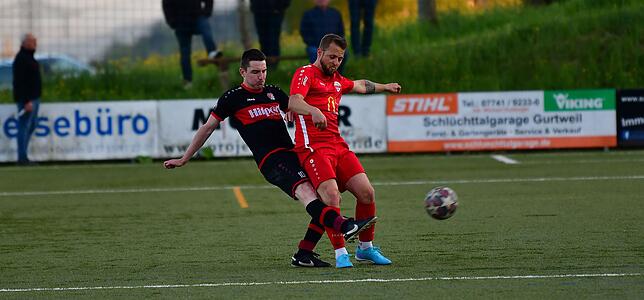 Bild 29: FC Rot-Weiß Weilheim besiegt den FC Wallbach im &bdquo;Duell am Strich&ldquo; mit 3:1 &ndash; wir haben die Bilder!