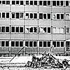 Zerstörte Fenster und die Reste des als Autobombe benutzten Golfs: Die Rote Armee Fraktion (RAF) verübt am 25. Juli 1986 einen Anschlag ...