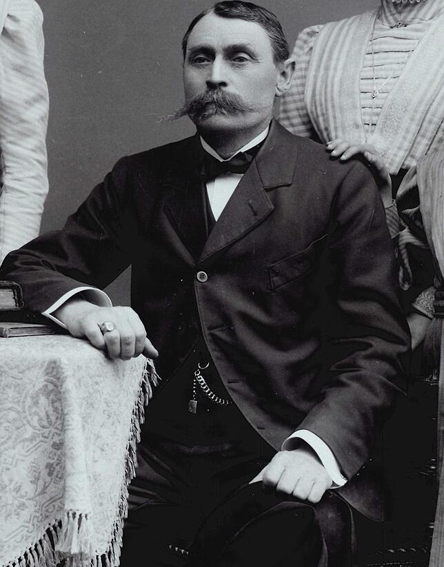 Mathäus Prutscher um 1915 im Detail eines Familienfotos.
