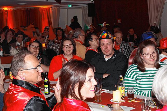 Bild 11: Aus diesem Märchenwald will keiner mehr weg! Bilder vom zweiten Bunten Abend des Narrengerichts