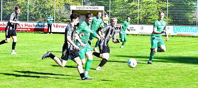 Bild 1: SV Herten siegt 2:1 beim FC Hochrhein – und wir haben Fotos!