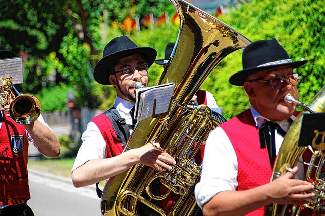 Bild 28: Dorf-Musik-Fest und Bezirksmusikfest in Menningen