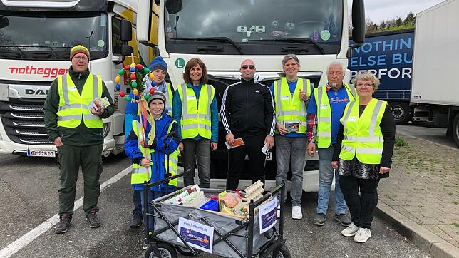 Bei der Lenkpause (von links): Markus Sonnschein, David Sonnenschein, Bea Sonnenschein, Heike Gotzmann (katholische ...