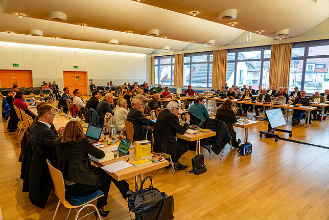 Der Gemeinderat tagt im Münsterzentrum.