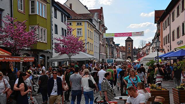 Von solchen Menschenmassen wie beim verkaufsoffenen Sonntag vor zwei Jahren können die Villinger Einzelhändler derzeit nur träumen. In ...