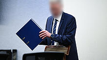 Andreas R. 2023 vor dem Landgericht in Stuttgart. Zwei weitere Verfahren laufen gegen den ehemaligen Inspekteur der Polizei in ...