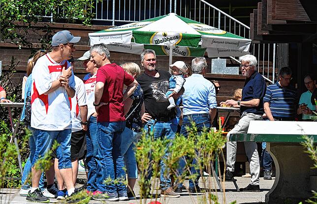 Überall auf dem Schulcampus in Gurtweil sah man viele Besucher, die den Erweiterungsbau der Grund- und Werkrealschule erstmals sehen ...