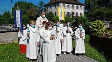 Die Erstkommunionfeier in der Pfarrei Seefelden in Uhldingen-Mühlhofen stand unter dem Symbol des Schiffes: &bdquo;Mit Jesus in einem ...