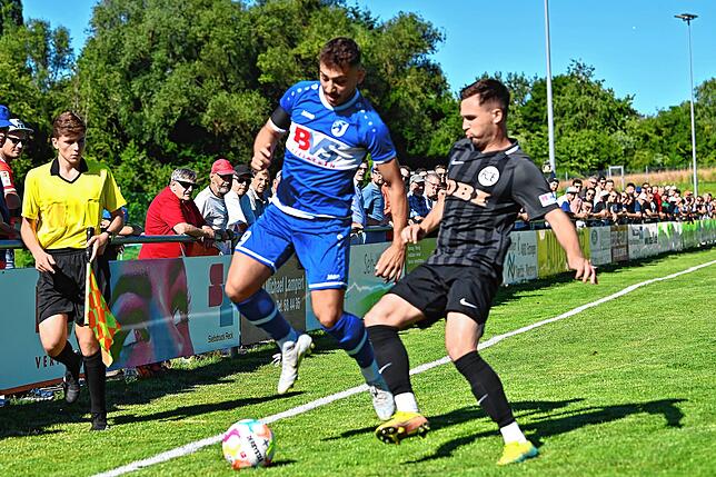 Bild 3: FC Erzingen steigt nach 3:2 gegen FC Emmendingen in die Landesliga auf &ndash; wir haben Bilder!
