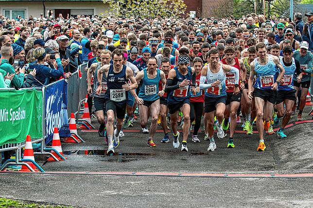 Bild 1: Über 3000 Teilnehmerinnen und Teilnehmer bei 37. Schluchseelauf der LG Hohenfels &ndash; wir haben Bilder!