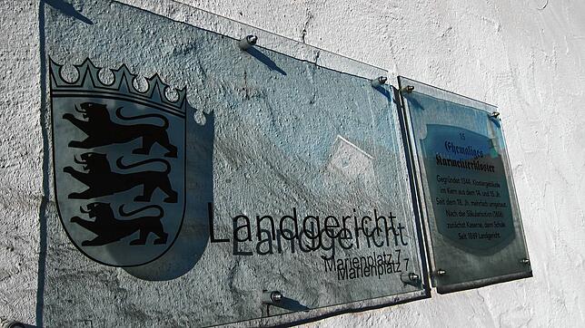 Zwei Männer müssen sich wegen eines Überfalls in Friedrichshafen derzeit am Landgericht Ravensburg verantworten. (Archivbild)