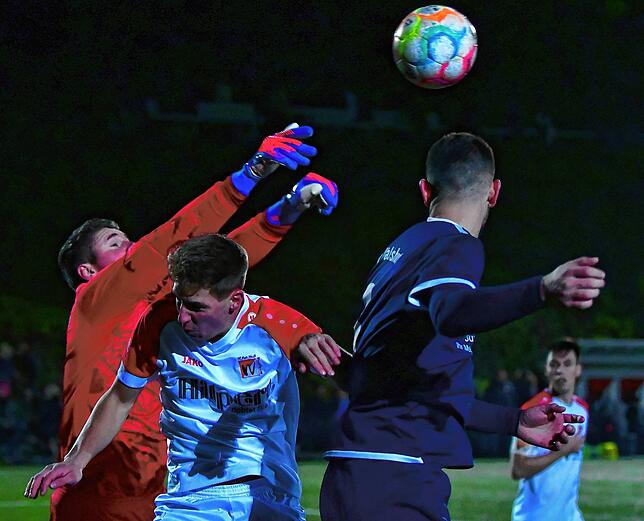 Bild 33: VfB Waldshut feiert 9:0-Kantersieg beim FC Rot-Weiß Weilheim &ndash; und wir haben Bilder!