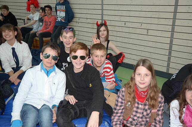 Bild 19: Bilder zur Schülerbefreiung und zum Kinderball in Markdorf