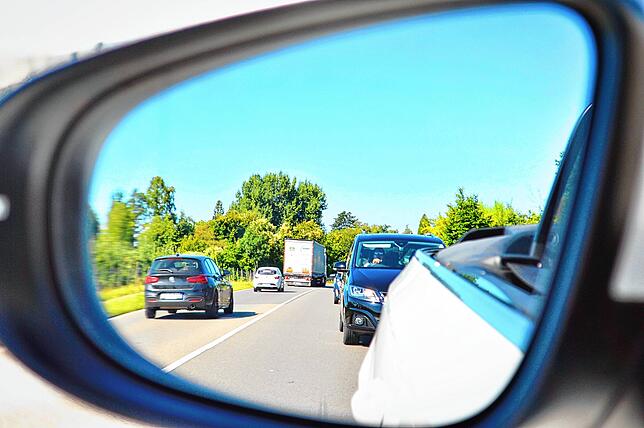 Bild 7: Wer ist schneller am Ziel? Wir haben die neue und alte Strecke der B 31 getestet