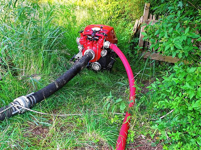 Bild 18: Heiligenberger Feuerwehr übt bei der Hofstetter Mühle