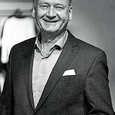 Michael Röther ist am 25. Juli überraschend im Alter von 61 Jahren gestorben. Er hinterlässt seine Frau und einen Sohn.