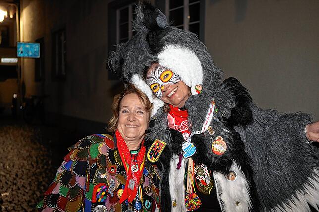 Bild 6: In der Altstadt treffen sich Hexen, Einhörner und Piraten bei der Straßenfasnacht