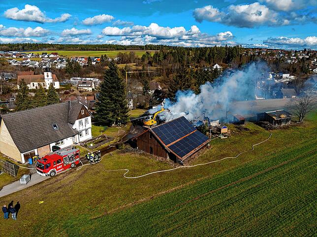 Bild 11: Bilder vom Großbrand in Fischbach: So haben die Flammen gewütet