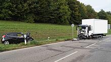 Der 31-jährige Autofahrer, der am 3. Oktober auf der Bundestraße bei Rheinfelden mit einem Lastwagen frontal kollidierte, ist gestorben.