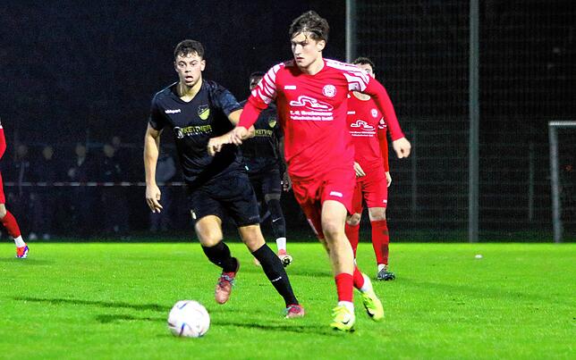 Bild 2: FC RW Salem gewinnt Landesligaspitzenspiel gegen FC Pfaffenweiler. Wir haben die besten Bilder!