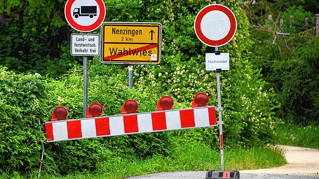 Der Verbindungsweg von Wahlwies in Richtung Nenzingen ist wegen Hochwasser gesperrt.