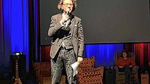 Johannes F. Kretschmann bei seiner Bühnenshow im Theaterhaus Stuttgart. Am Samstag tritt er in Winterlingen auf.