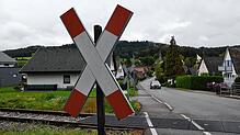 Der Bahnübergang an der Berlinger Straße im Stockacher Ortsteil Hindelwangen über die Gleise der Ablachtalbahn (Archivbild). Bereits ...
