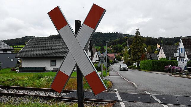Der Bahnübergang an der Berlinger Straße im Stockacher Ortsteil Hindelwangen über die Gleise der Ablachtalbahn (Archivbild). Bereits ...