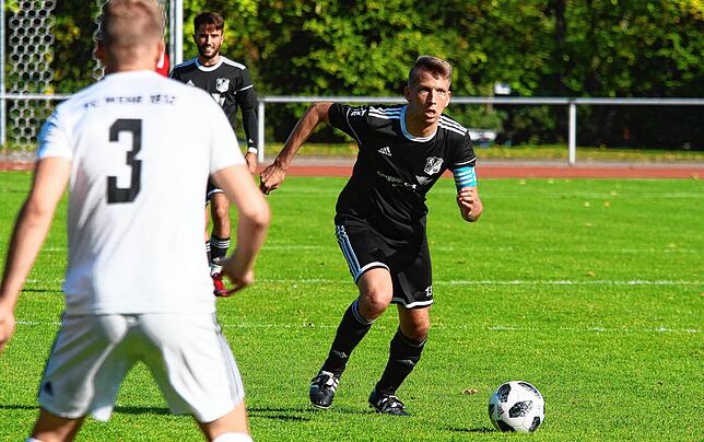 Der Kapitän: In der Defensive der ersten Mannschaft des SV 08 Laufenburg war Christoph Mathis in all den Jahren gesetzt. In Sachen ...