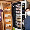 Das Gastwirtspaar Simone und Robert Sauter bestücken ihren Automaten nur mit eigen produzierter Ware.