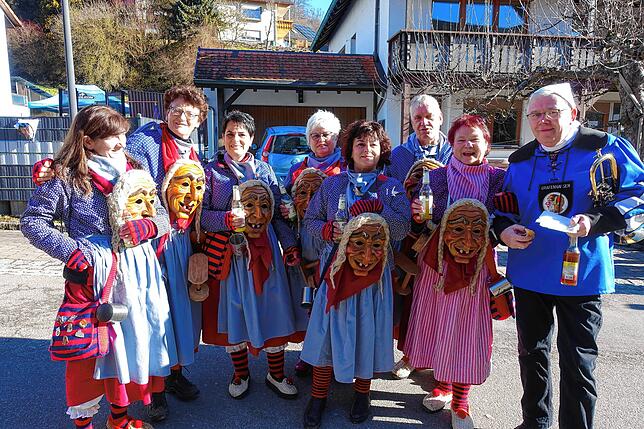 Bild 9: Tausende feiern beim Kleggau-Narrentreffen in Weizen: Die schönsten Bilder vom Festtrubel