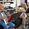 Die regelmäßige Probenarbeit beim Harmonika-Orchester Öflingen hat im Juli wieder begonnen. Doch Corona macht das Planen von Auftritten ...
