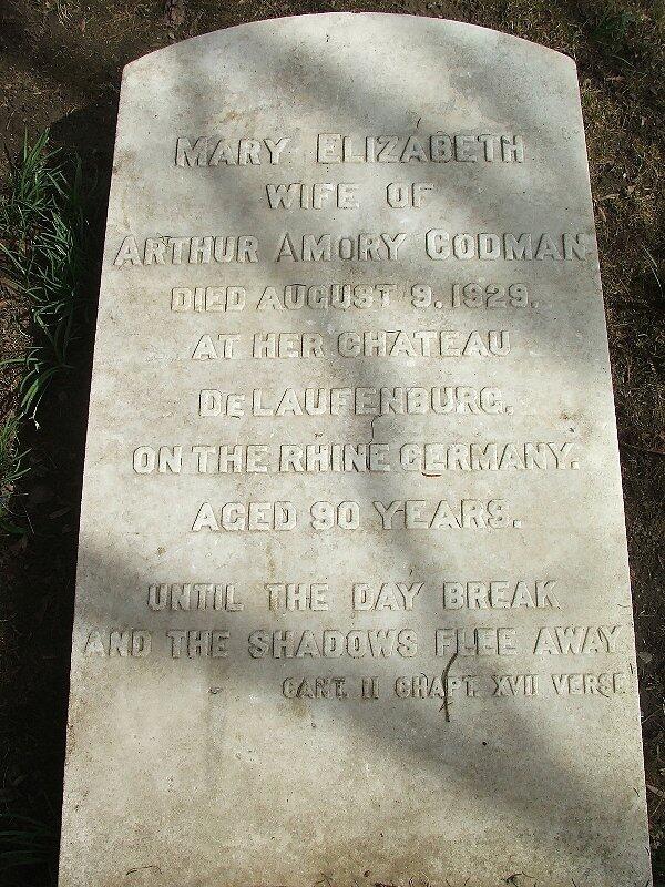 Mary Elizabeth Codman liegt auf dem Friedhof von Bristol/RI in den USA begraben.
