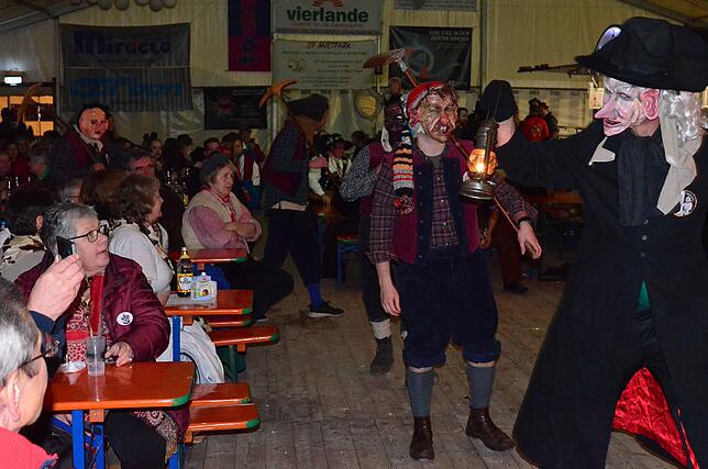 Bild 27: Bilder der Narrentage Eigeltingen &ndash; Zwischen Brauchtum und Moderne