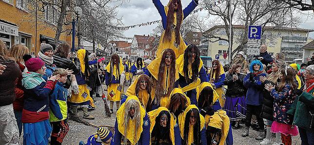 Bild 13: Der Montagsumzug in Bad Dürrheim setzt den gutgelaunten Punkt unter die diesjährige Fasnet &ndash; Teil 2
