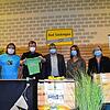 Freude über eine gelungene Kochveranstaltung (von links): Umweltreferent Ralph Däubler, Klaus Hamelmann und Hendrik Meisel (mit dem ...