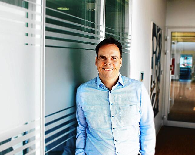 Michael Neutz ist ein neuer Mitarbeiter bei AP & S. Als typischer Mitarbeiter freut er sich sehr auf eine Zeit mit mehr physischen ...