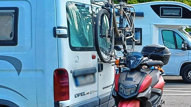 Wohnmobile haben am Döbele keinen Zugang zu Wasser und Strom. Die Stadt arbeitet aber bereits an einer Alternative.