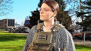 Schülerin Antonija Kiourtsidis hat sich beim Girls Day die Bundeswehr mal aus der Nähe angeschaut.