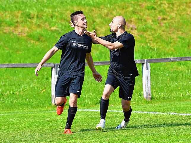 Bild 6: FC Erzingen siegt mit 6:3 bei der Spvgg. Brennet-Öflingen &ndash; und wir haben die Bilder!
